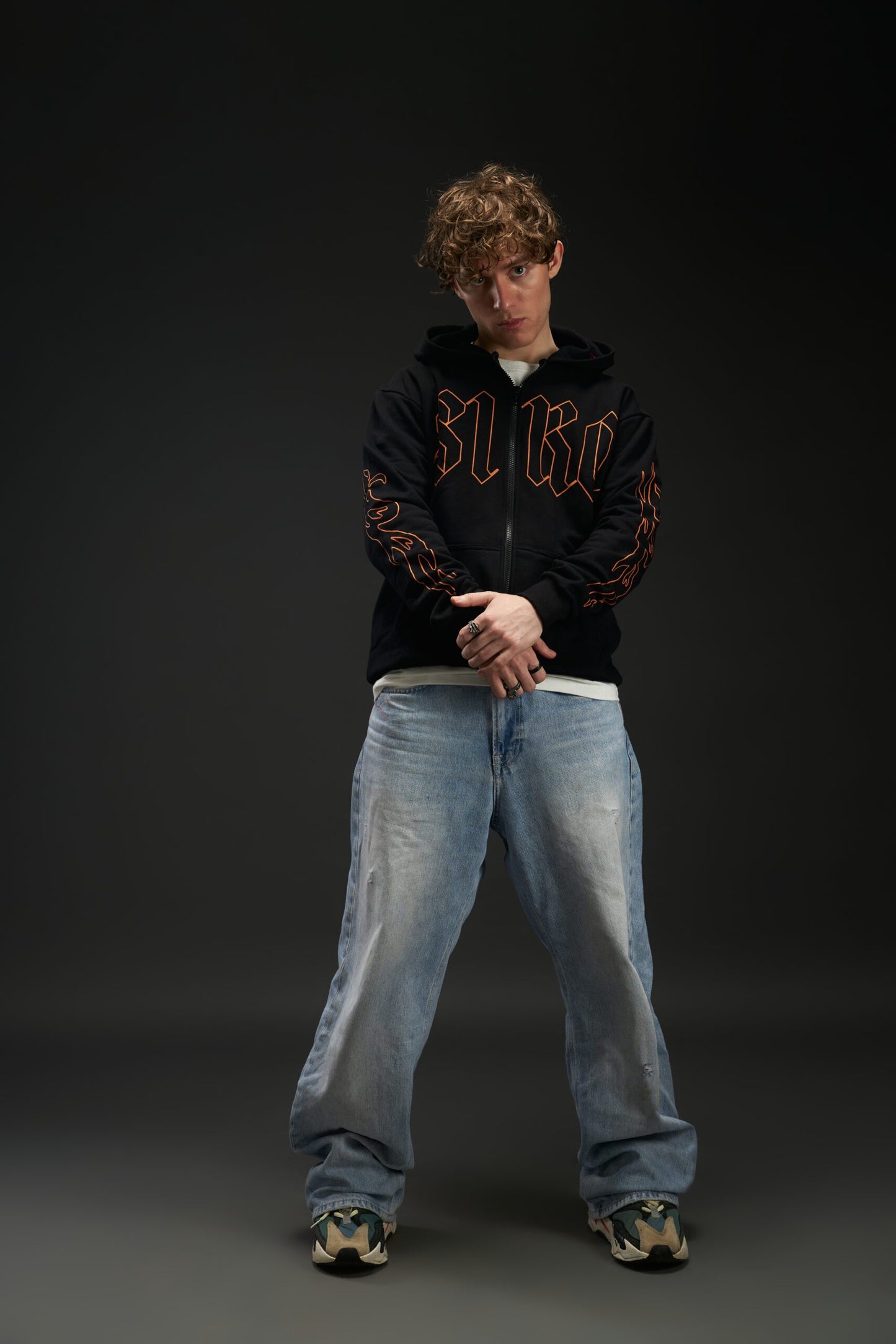 BLACK REGULAR FIT ZIPPER